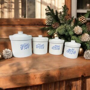 Vintage Rare Pfaltzgraff Yorktowne Set of 4 Kitchen Canisters - (1967-80)